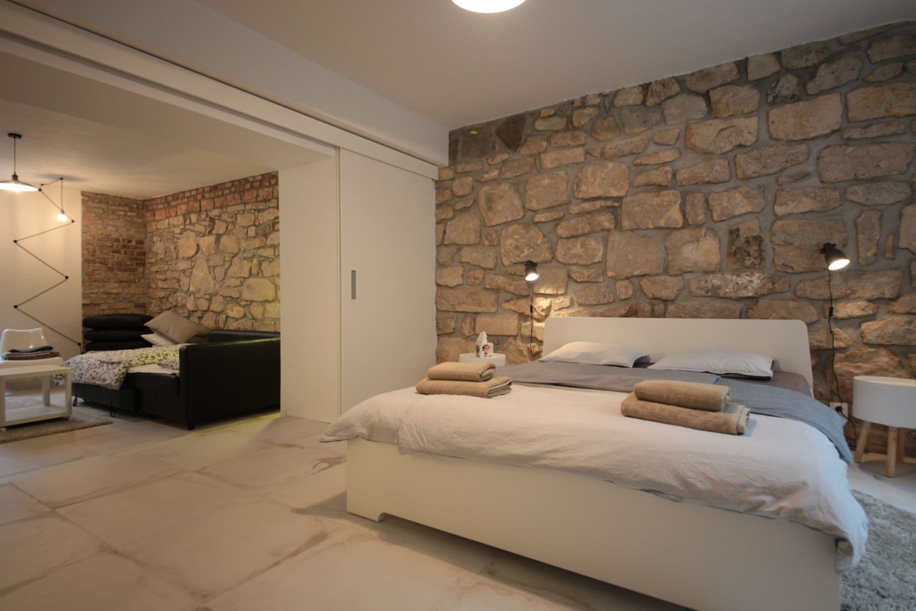 Pronájem bytu  82 m², Kosatcová, Praha, Praha