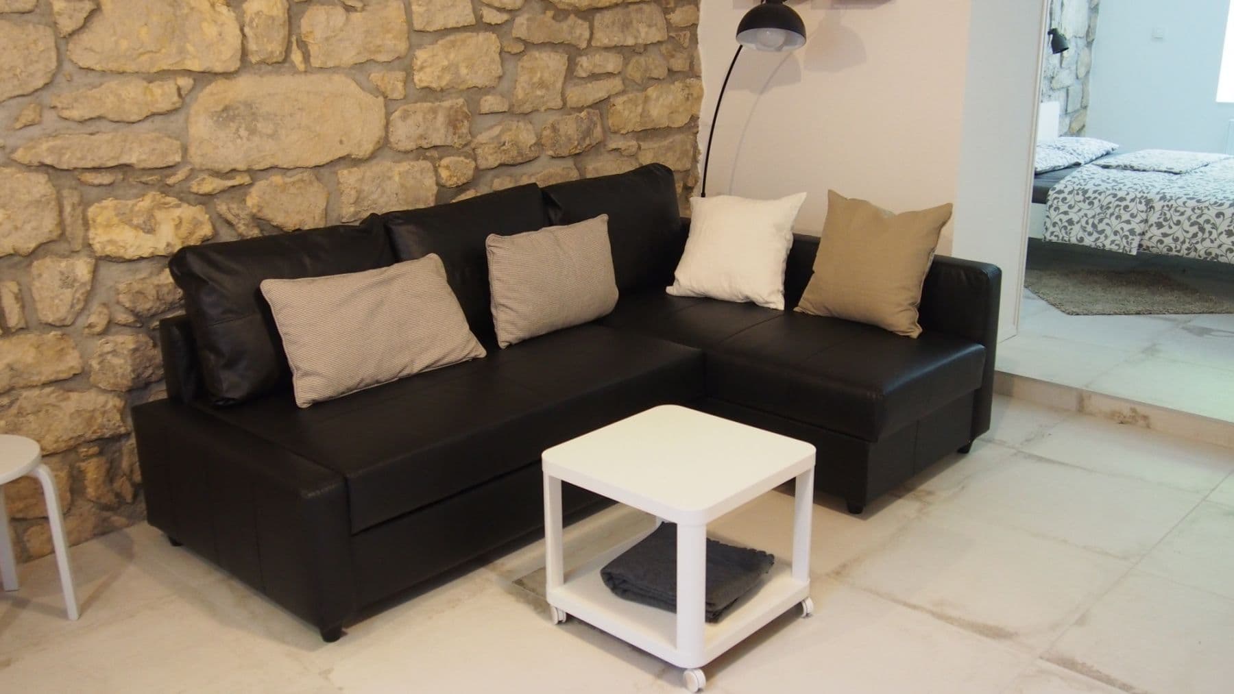 Pronájem bytu  82 m², Kosatcová, Praha, Praha