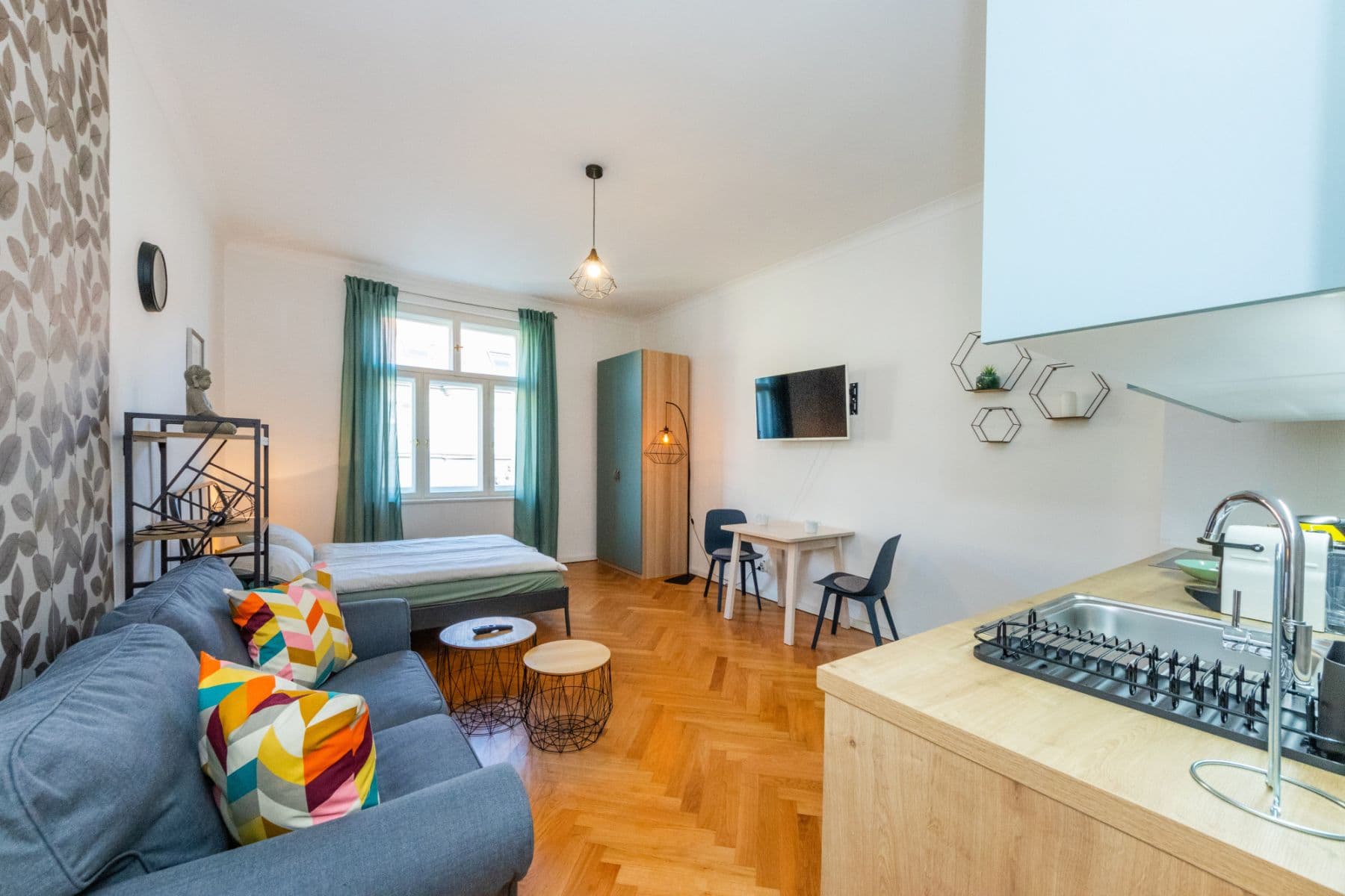 Pronájem bytu  36 m², Slavíkova, Praha, Praha