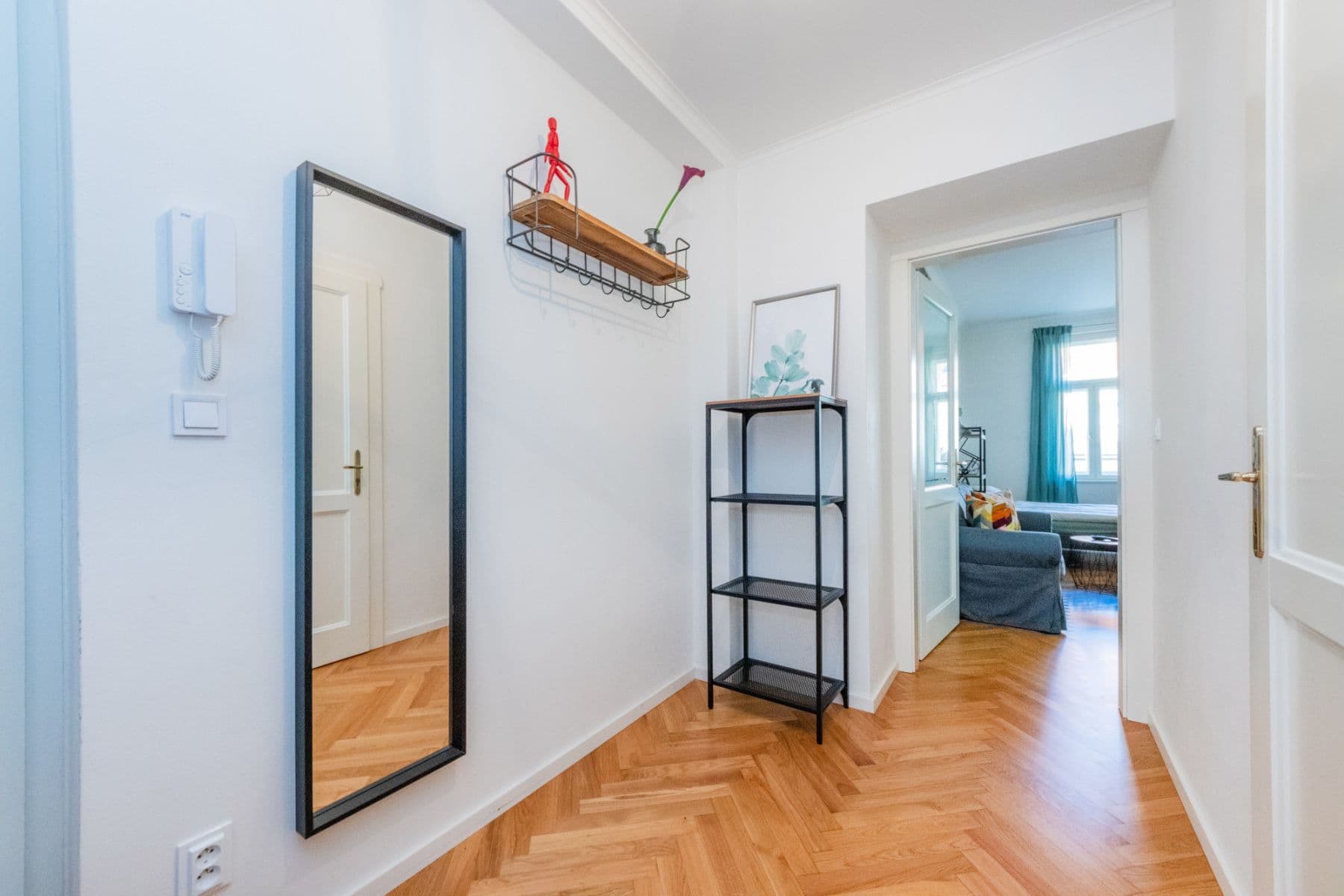 Pronájem bytu  36 m², Slavíkova, Praha, Praha