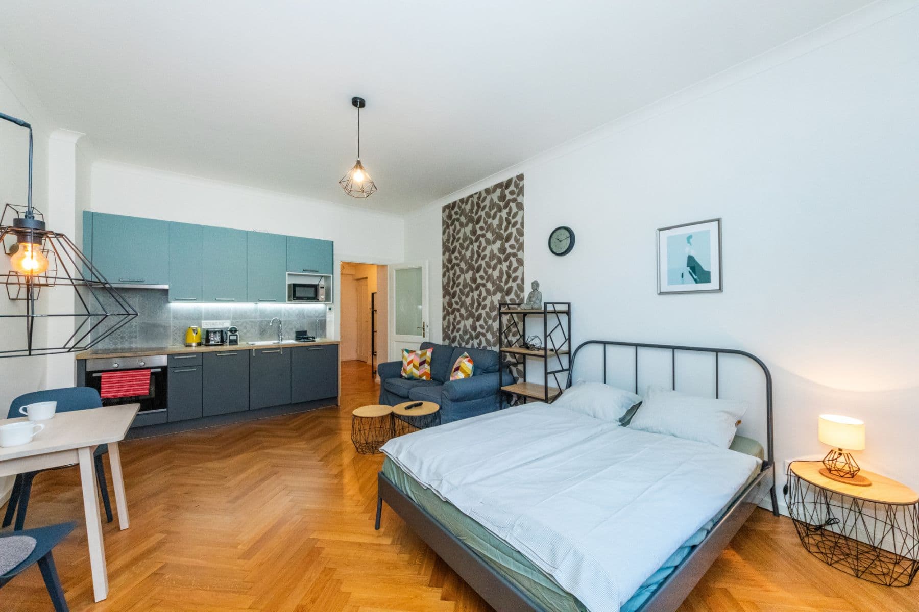Pronájem bytu  36 m², Slavíkova, Praha, Praha