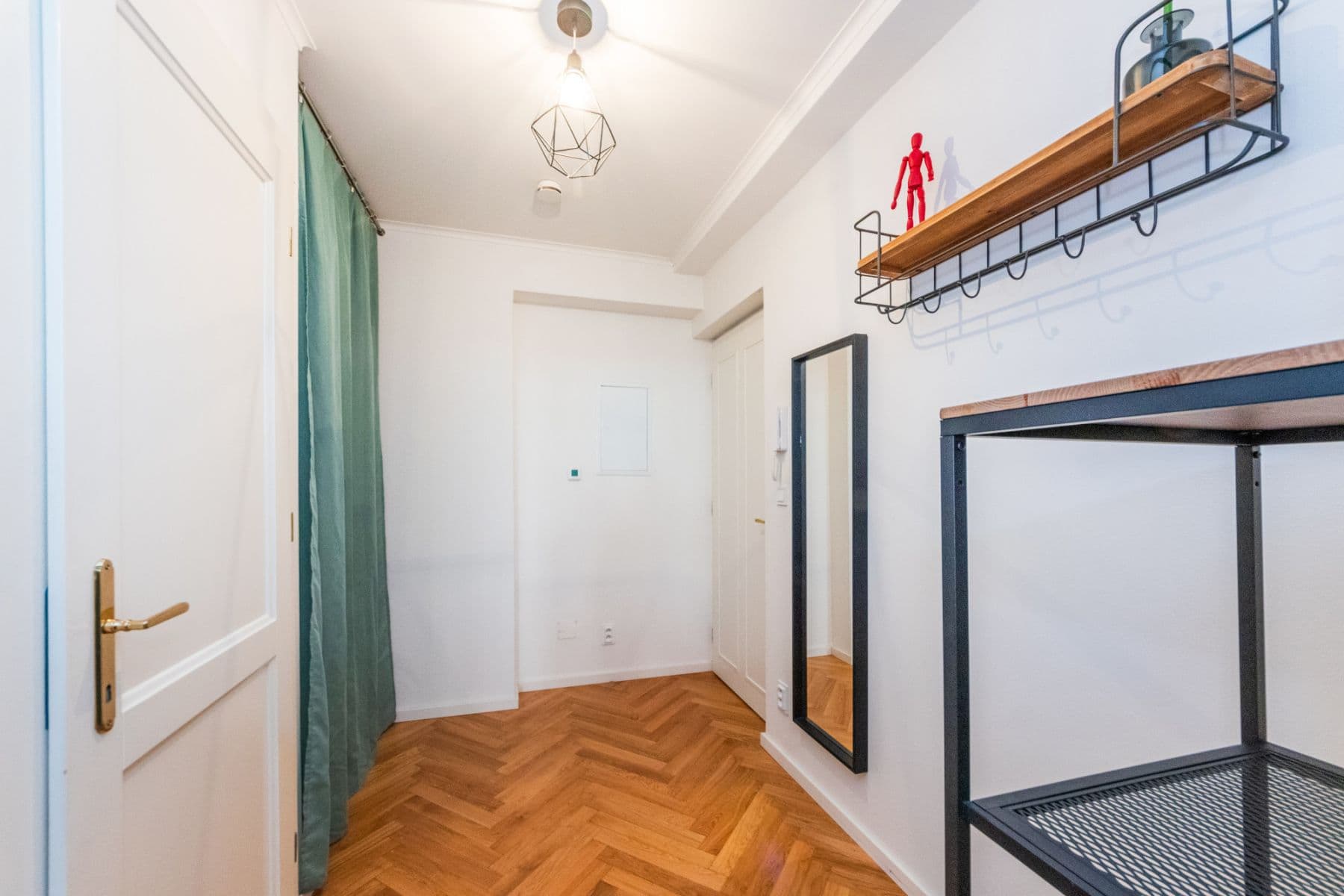 Pronájem bytu  36 m², Slavíkova, Praha, Praha