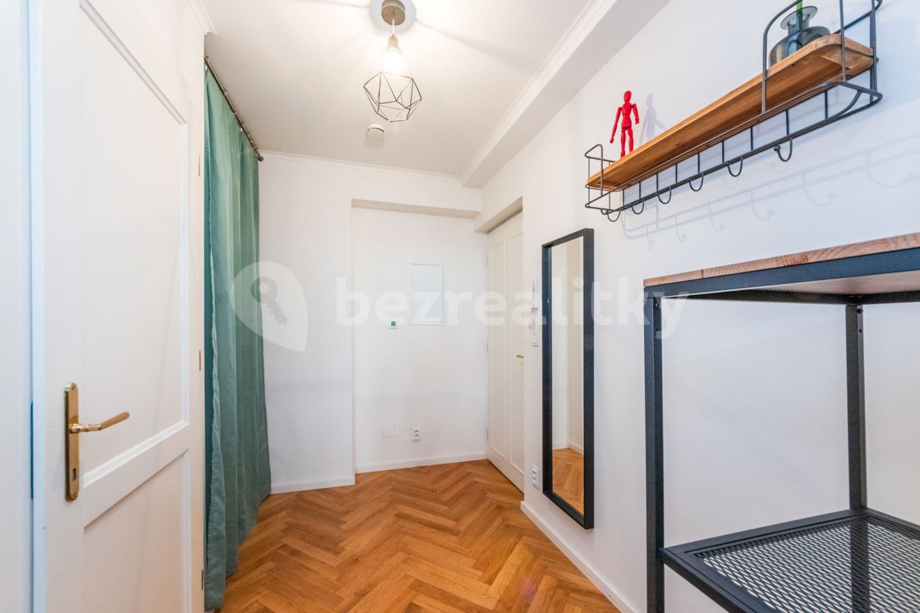 Pronájem bytu  36 m², Slavíkova, Praha, Praha