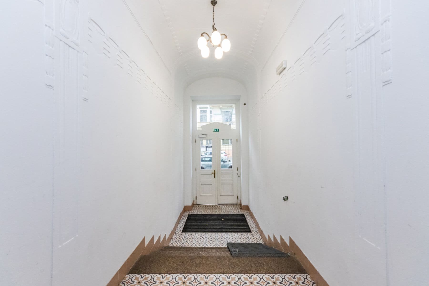 Pronájem bytu  36 m², Slavíkova, Praha, Praha