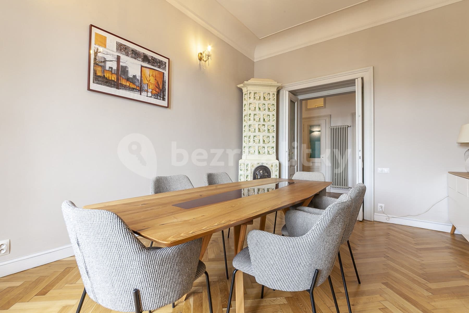 Pronájem bytu  105 m², Masarykovo nábřeží, Praha, Praha