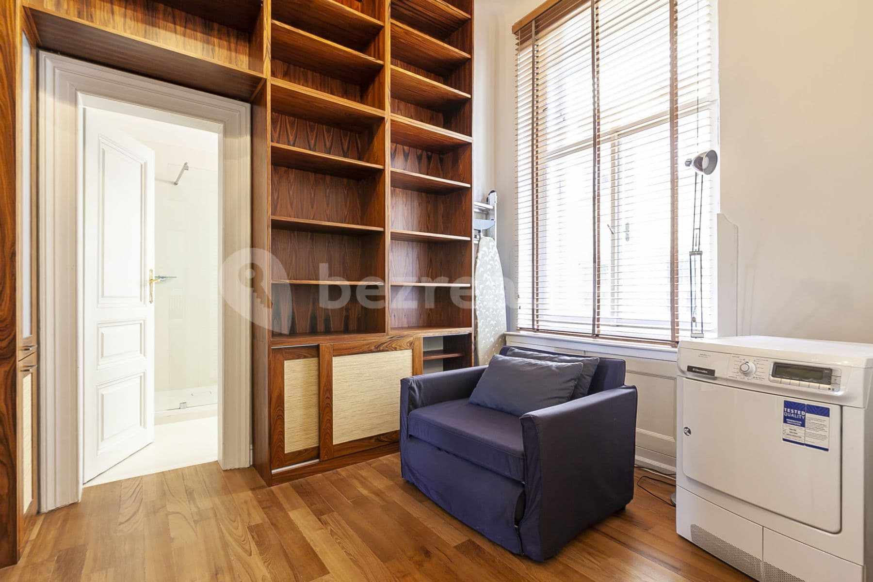 Pronájem bytu  105 m², Masarykovo nábřeží, Praha, Praha