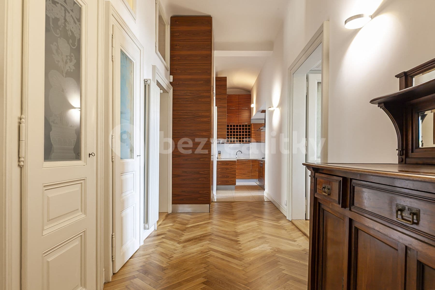 Pronájem bytu  105 m², Masarykovo nábřeží, Praha, Praha
