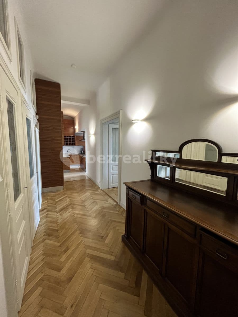 Pronájem bytu  105 m², Masarykovo nábřeží, Praha, Praha