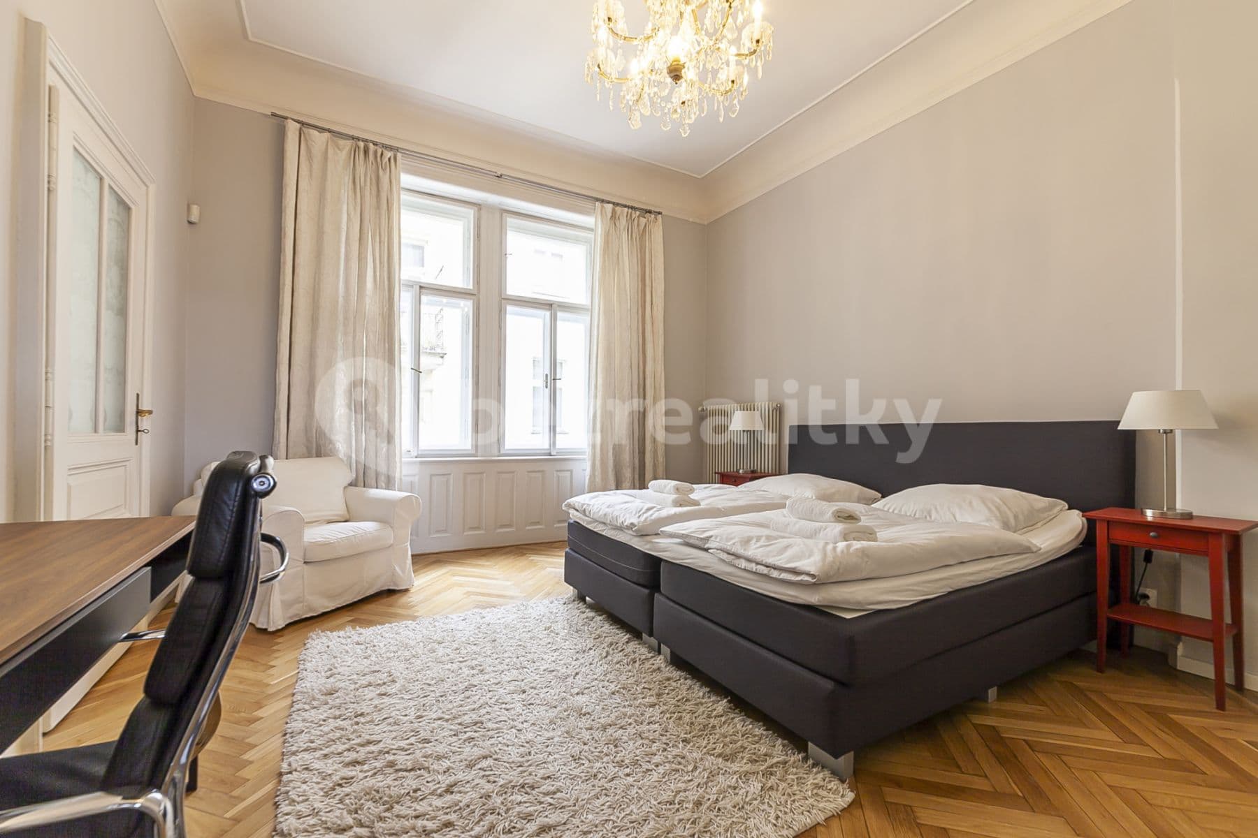 Pronájem bytu  105 m², Masarykovo nábřeží, Praha, Praha
