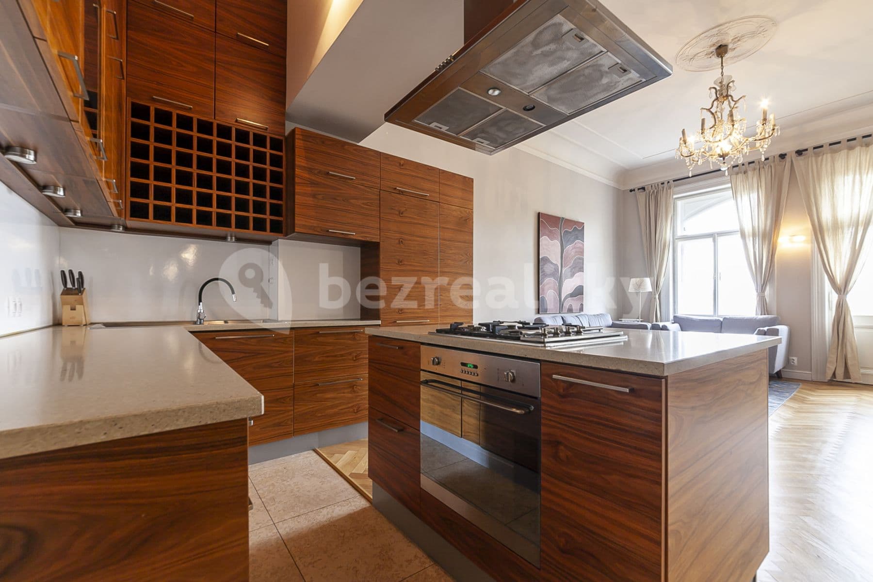 Pronájem bytu  105 m², Masarykovo nábřeží, Praha, Praha