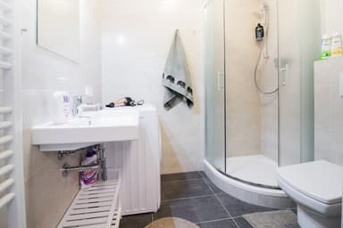 Pronájem bytu  35 m², Mojmírova, Praha, Praha