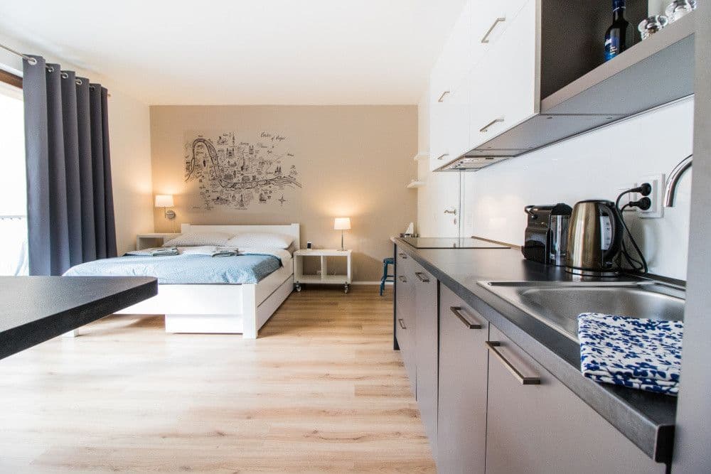 Pronájem bytu  35 m², Mojmírova, Praha, Praha