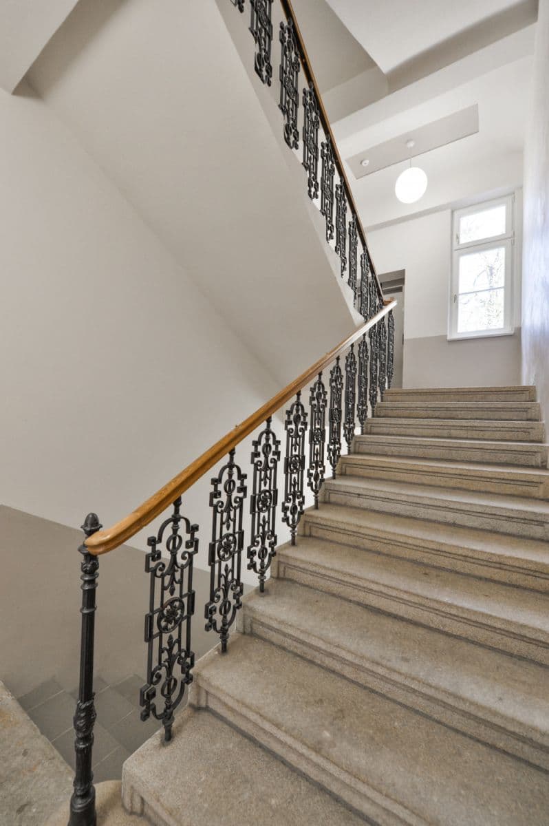 Pronájem bytu  42 m², Krásova, Praha, Praha