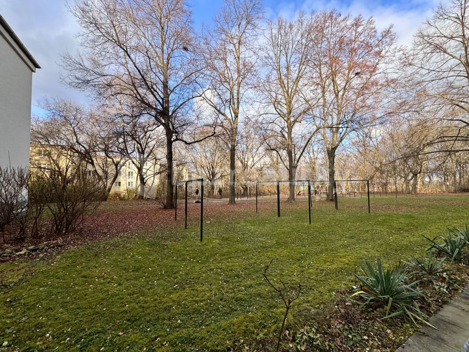 Pronájem bytu  35 m², Na Okraji, Praha, Praha
