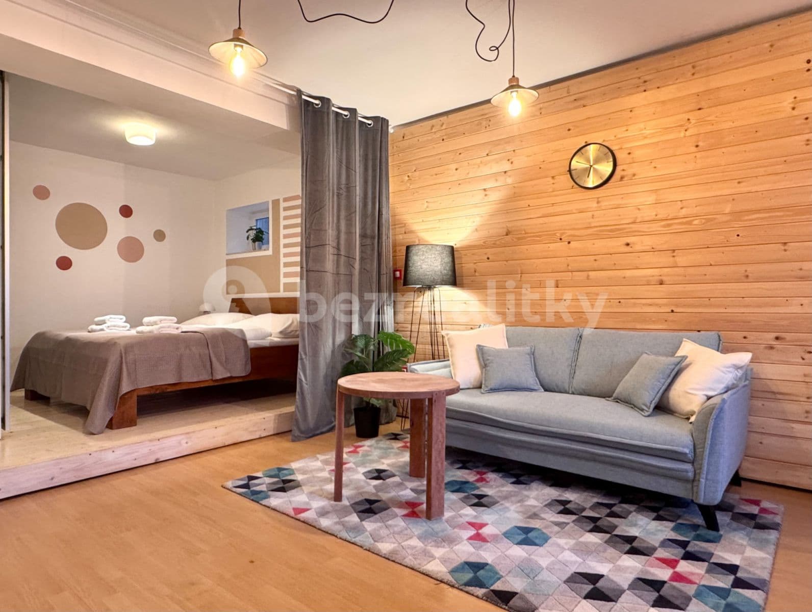 Pronájem bytu  35 m², Na Okraji, Praha, Praha