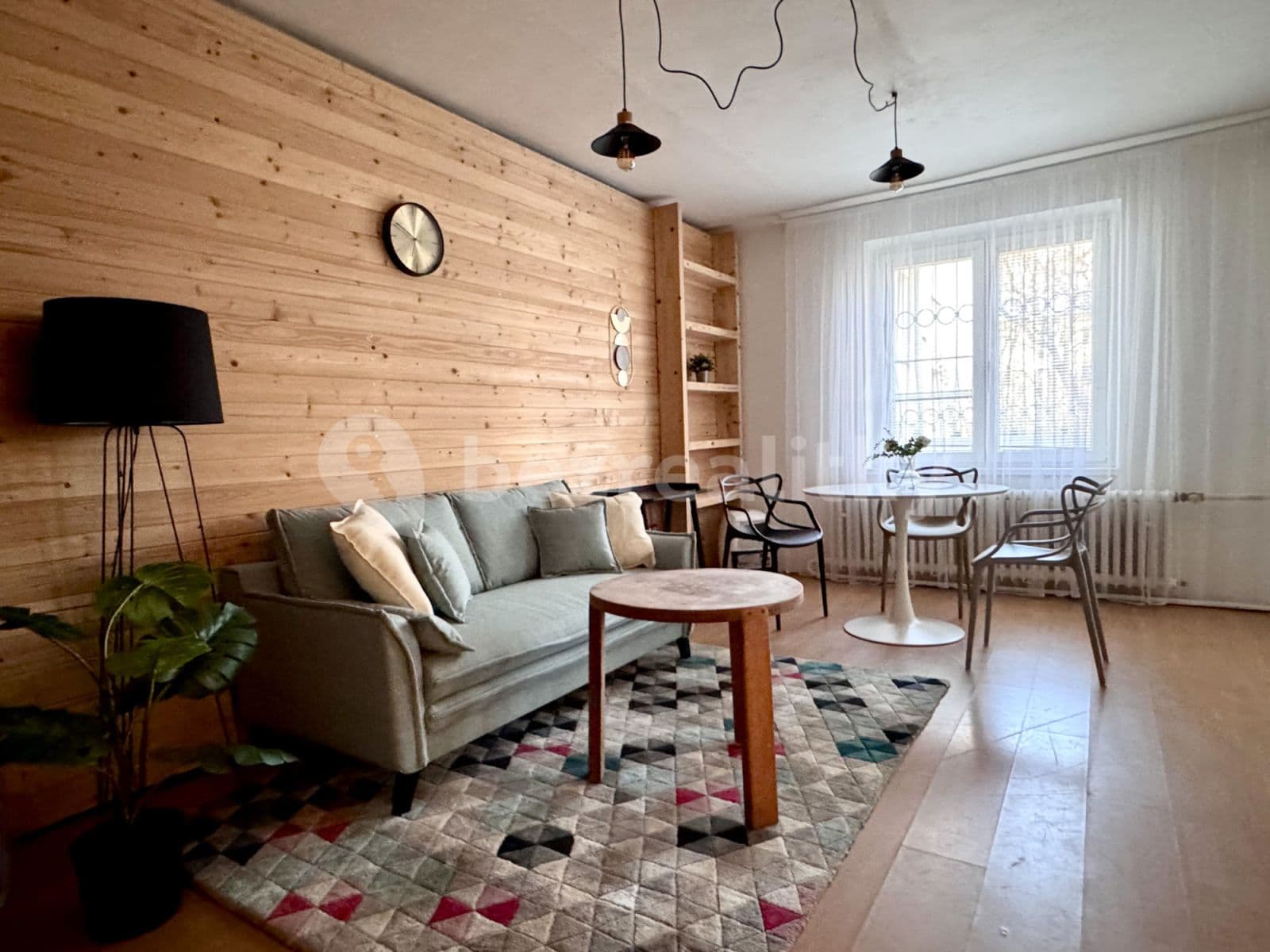Pronájem bytu  35 m², Na Okraji, Praha, Praha