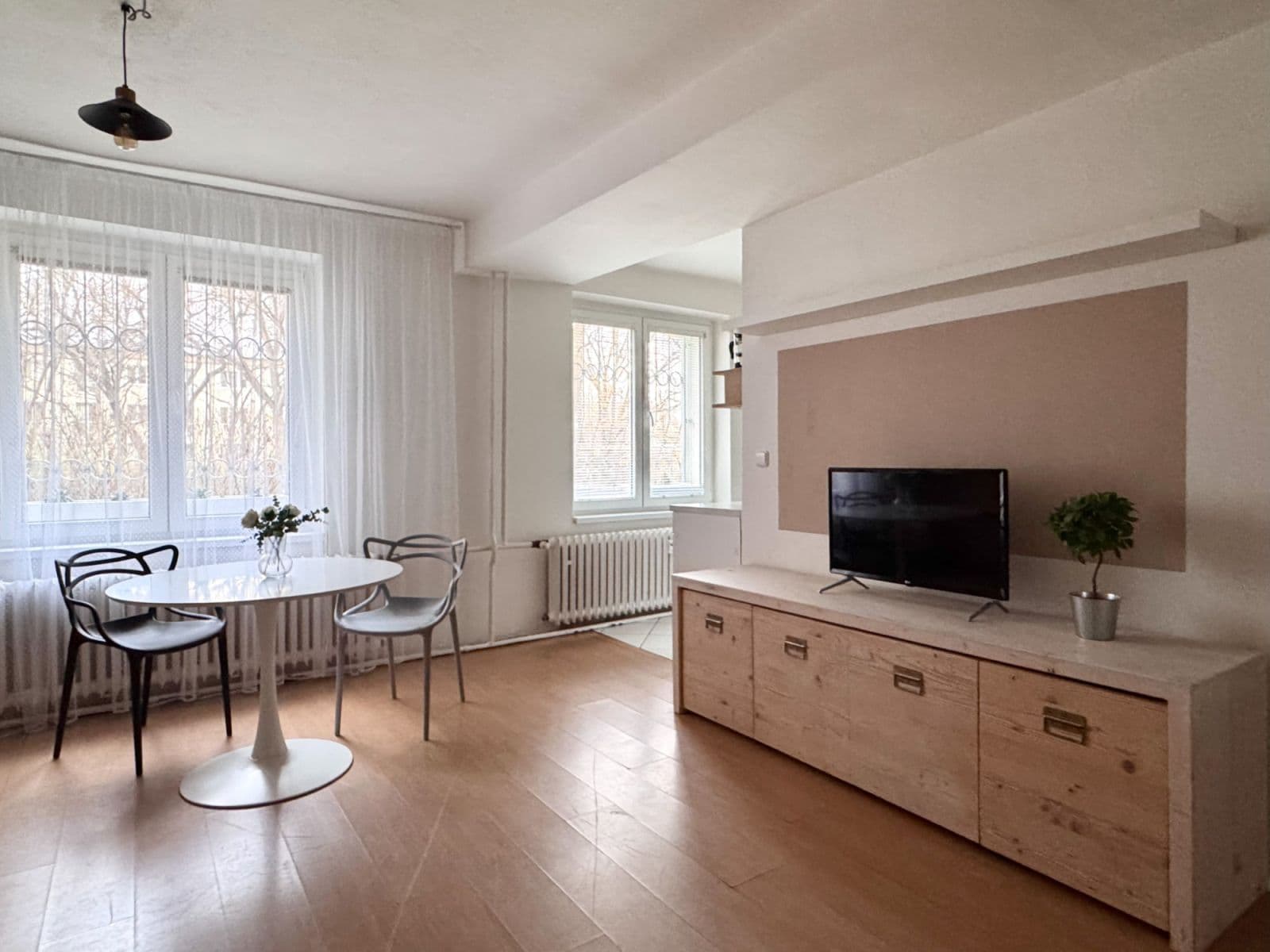 Pronájem bytu  35 m², Na Okraji, Praha, Praha