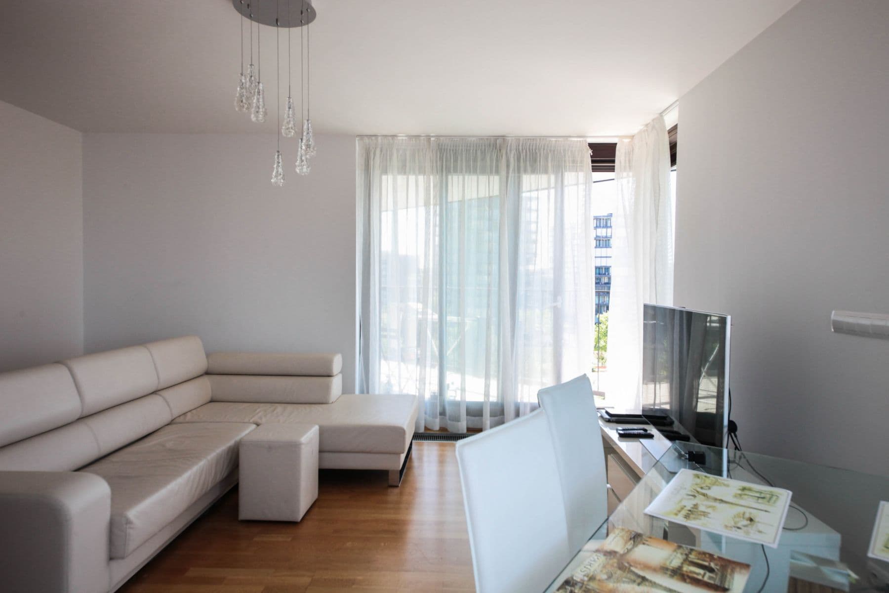 Pronájem bytu  100 m², Ke Kapslovně, Praha, Praha