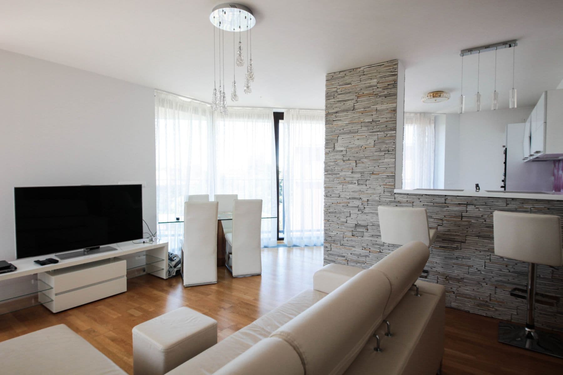 Pronájem bytu  100 m², Ke Kapslovně, Praha, Praha