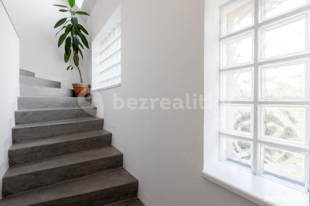 Pronájem bytu  140 m², U Hrušky, Praha, Praha