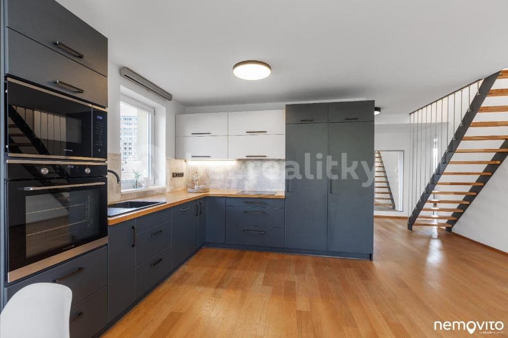 Pronájem bytu  140 m², U Hrušky, Praha, Praha