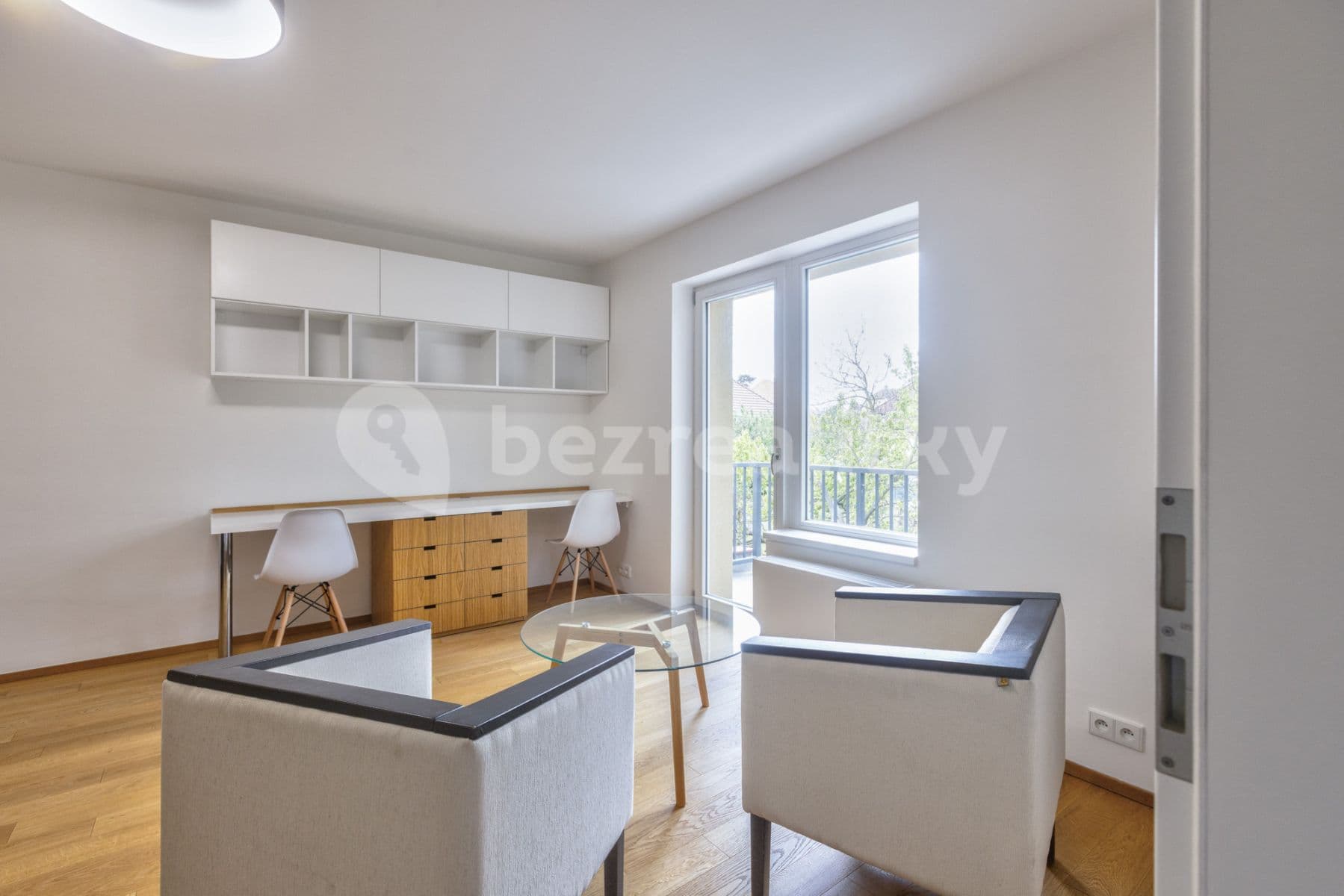 Pronájem bytu  140 m², U Hrušky, Praha, Praha