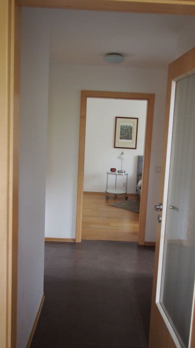 Pronájem bytu  61 m², Kosatcová, Praha, Praha