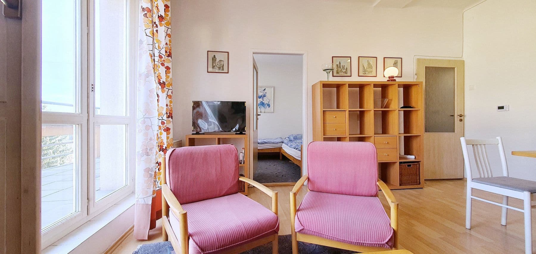 Pronájem bytu  38 m², Počátecká, Praha, Praha