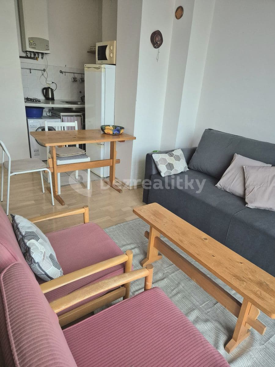 Pronájem bytu 2+1 38 m², Počátecká, Praha, Praha