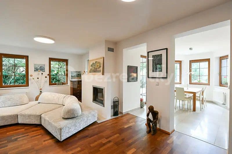 Pronájem bytu  250 m², Na Ježově, Mirošovice, Středočeský kraj
