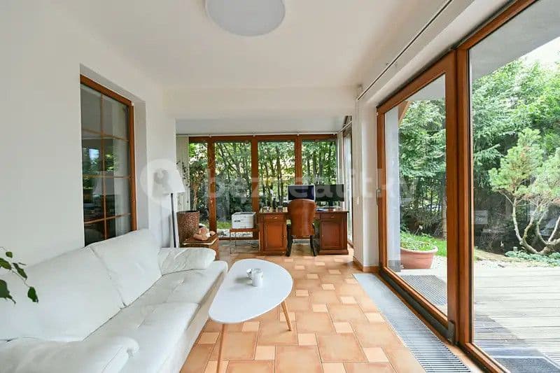 Pronájem bytu  250 m², Na Ježově, Mirošovice, Středočeský kraj