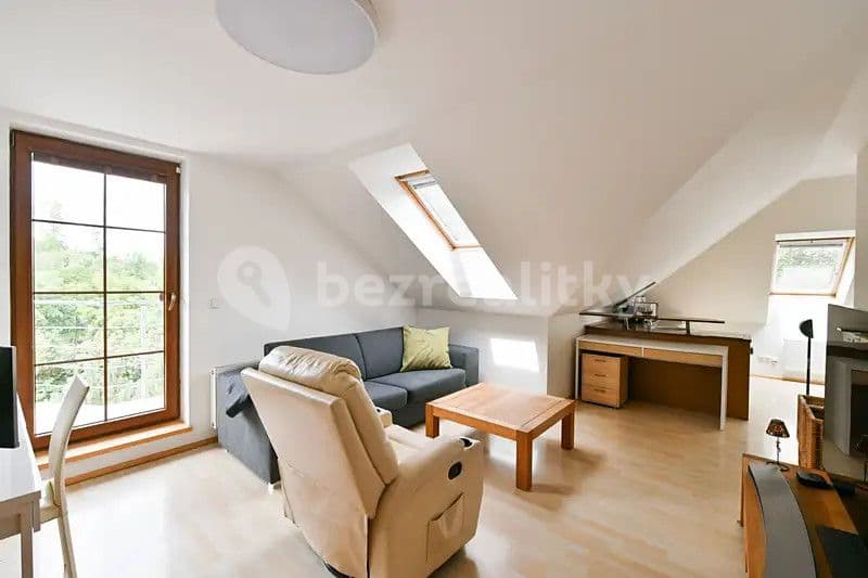 Pronájem bytu  250 m², Na Ježově, Mirošovice, Středočeský kraj