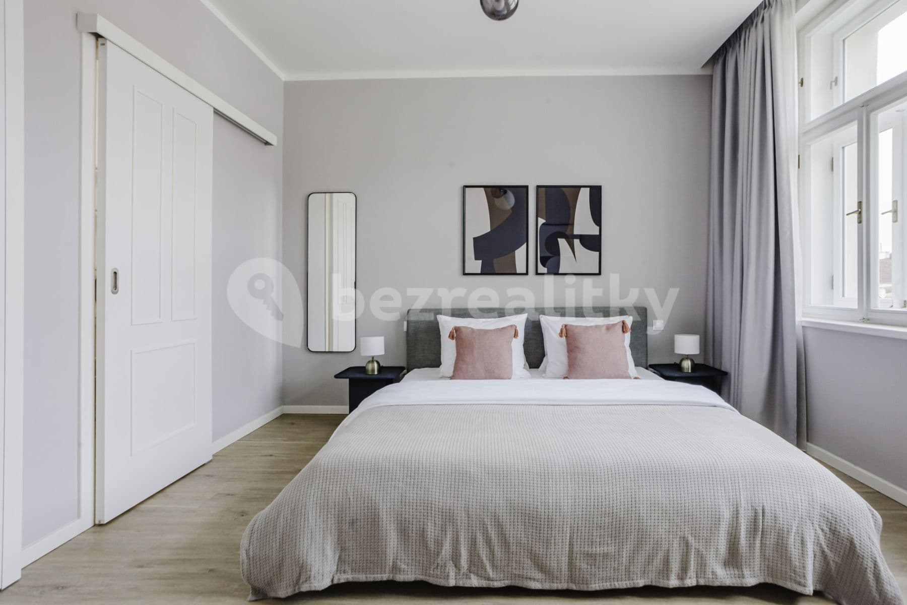 Pronájem bytu  49 m², Chodská, Praha, Praha