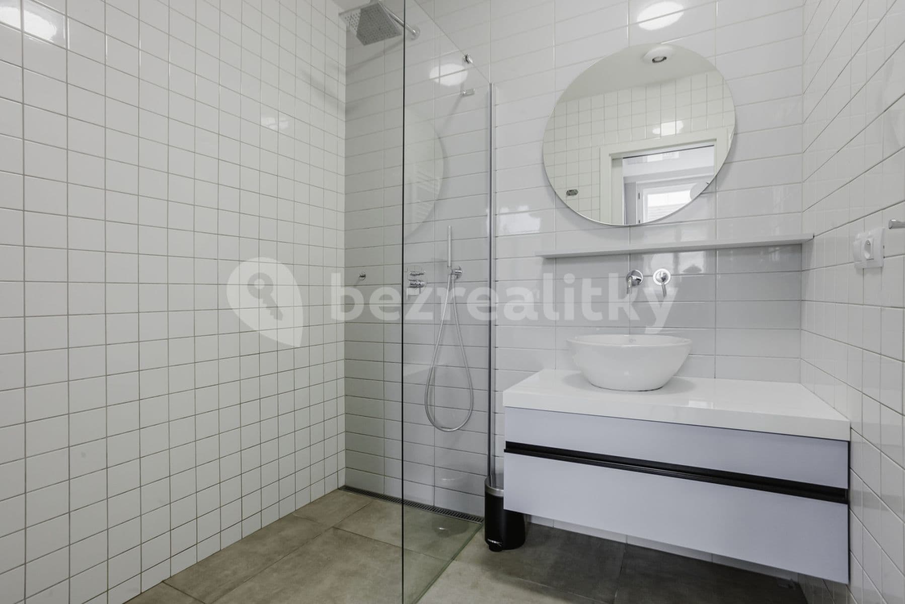 Pronájem bytu  49 m², Chodská, Praha, Praha