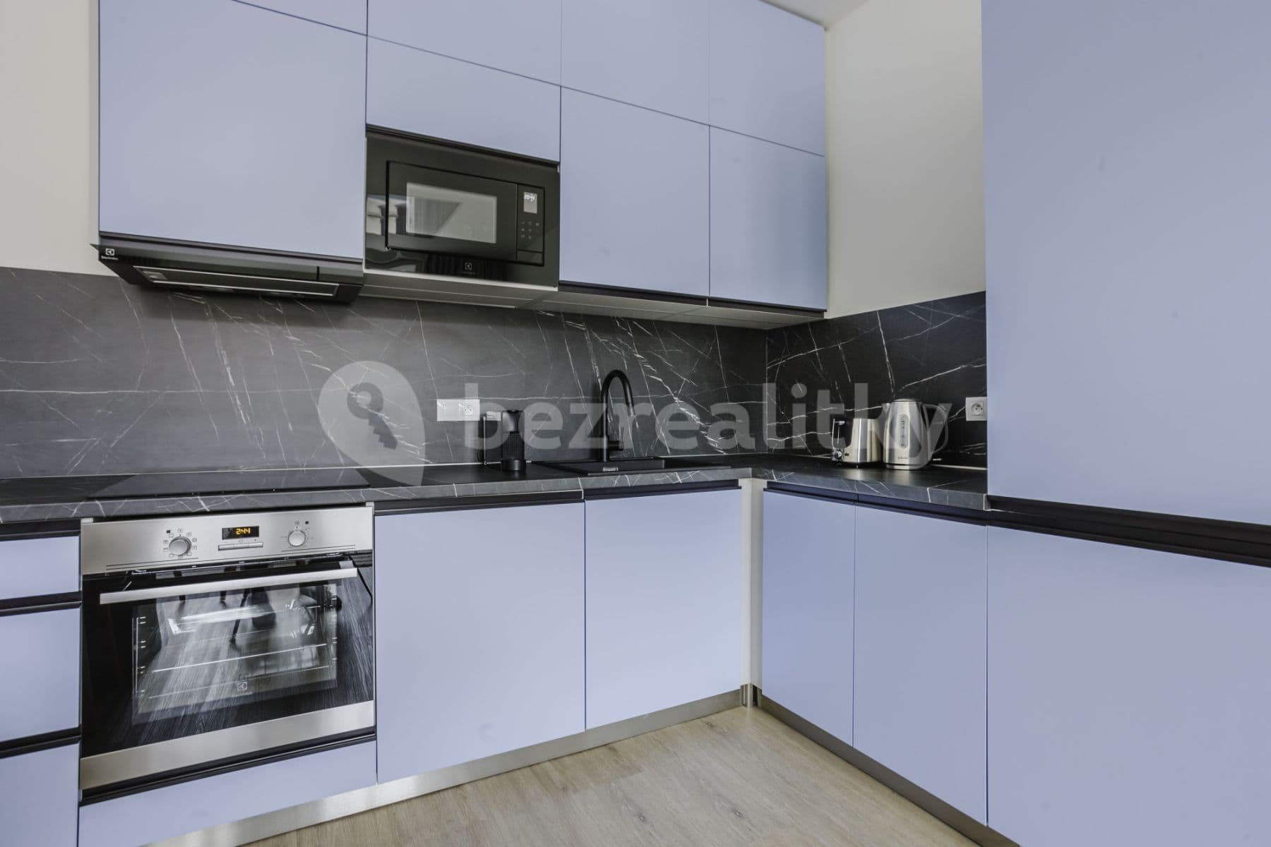 Pronájem bytu  49 m², Chodská, Praha, Praha