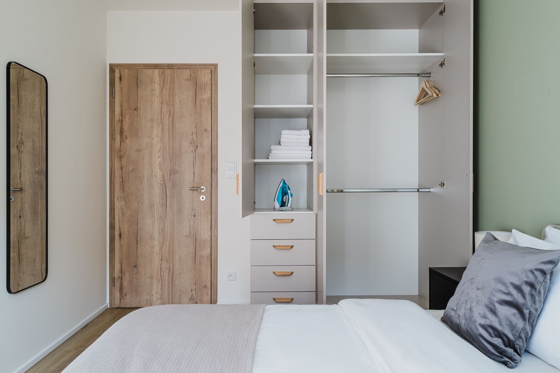 Pronájem bytu  52 m², U Pergamenky, Praha, Praha