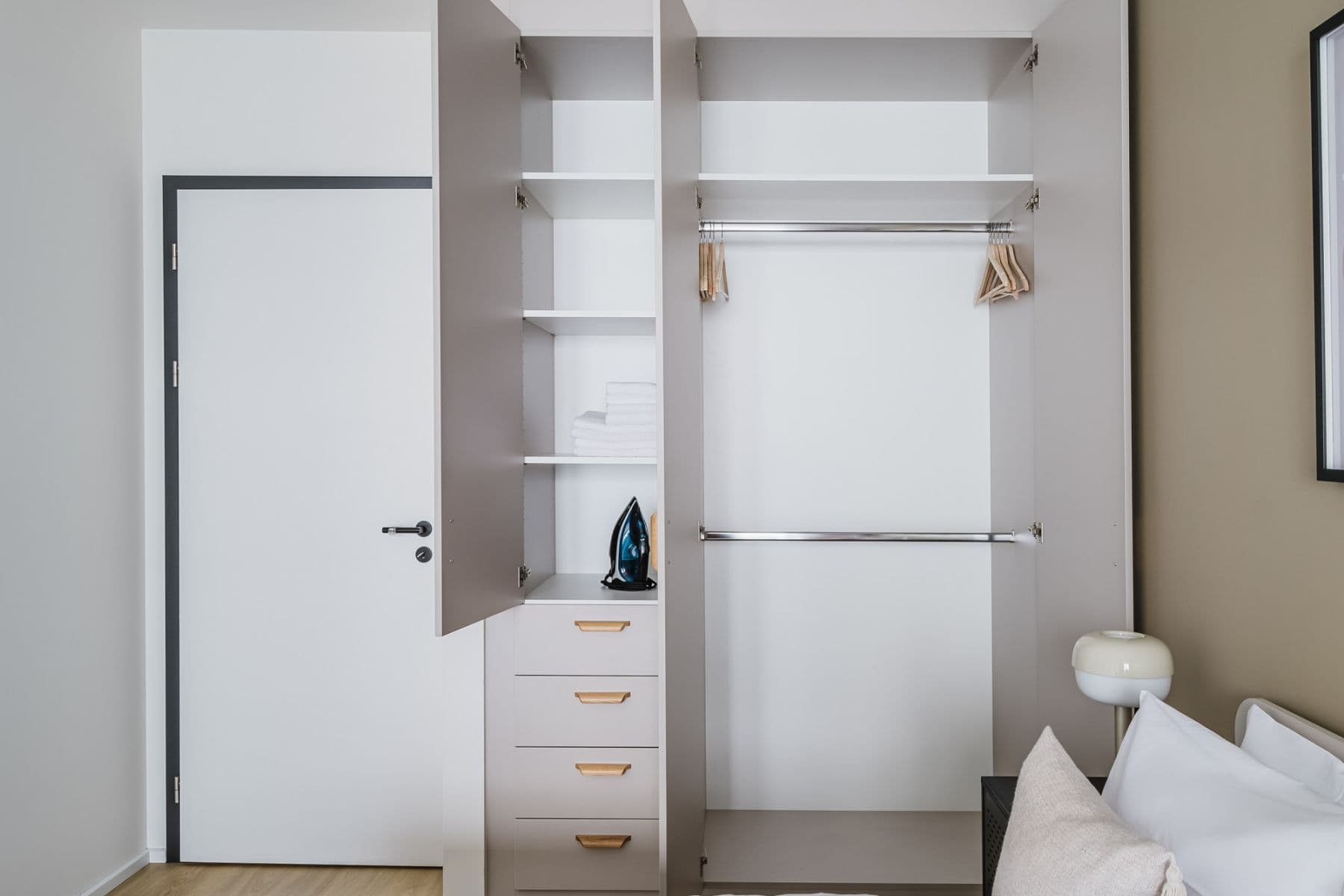 Pronájem bytu  54 m², Vrbenského, Praha, Praha