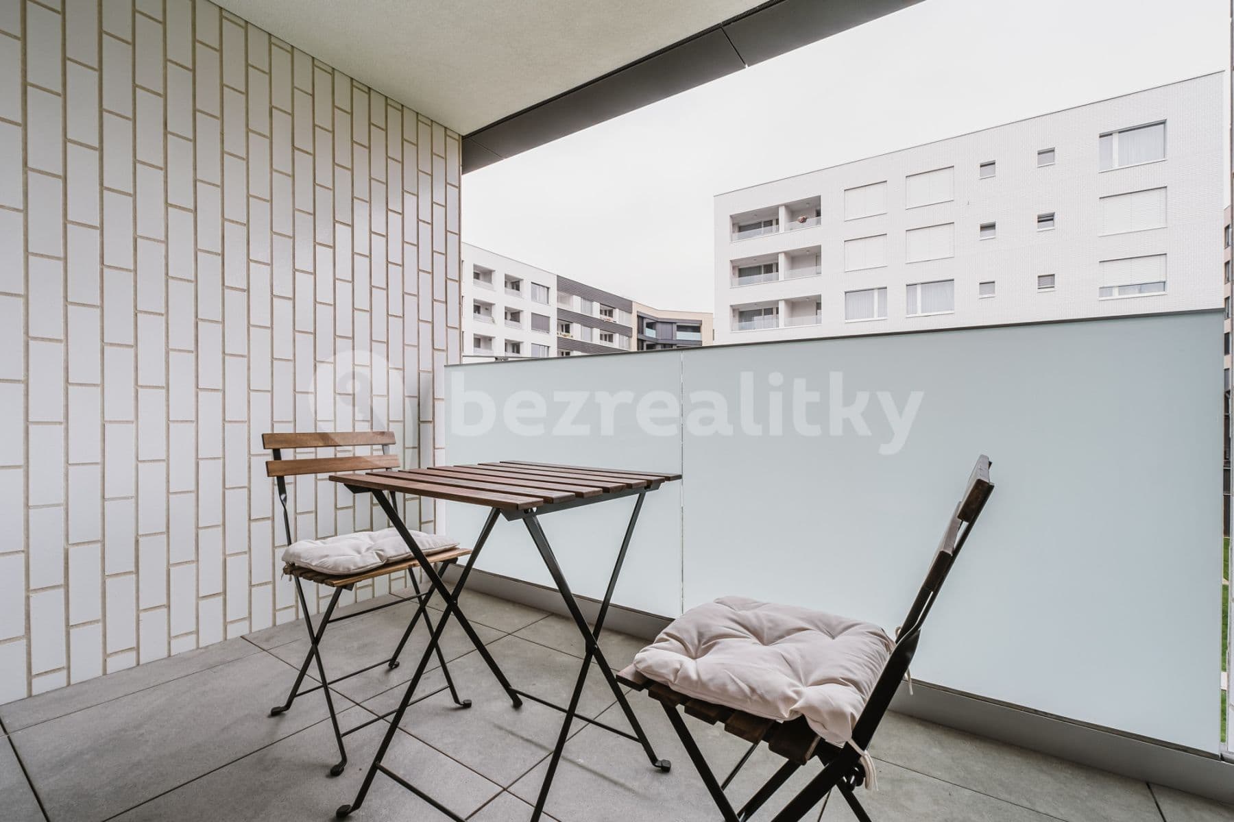 Pronájem bytu  54 m², Vrbenského, Praha, Praha