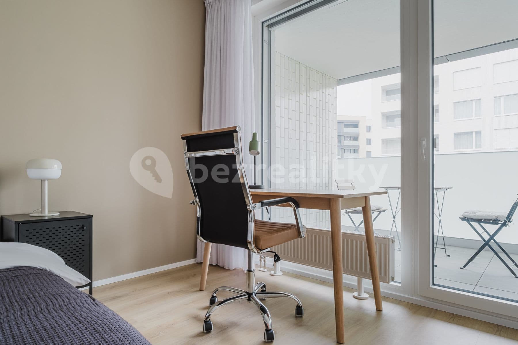 Pronájem bytu  54 m², Vrbenského, Praha, Praha
