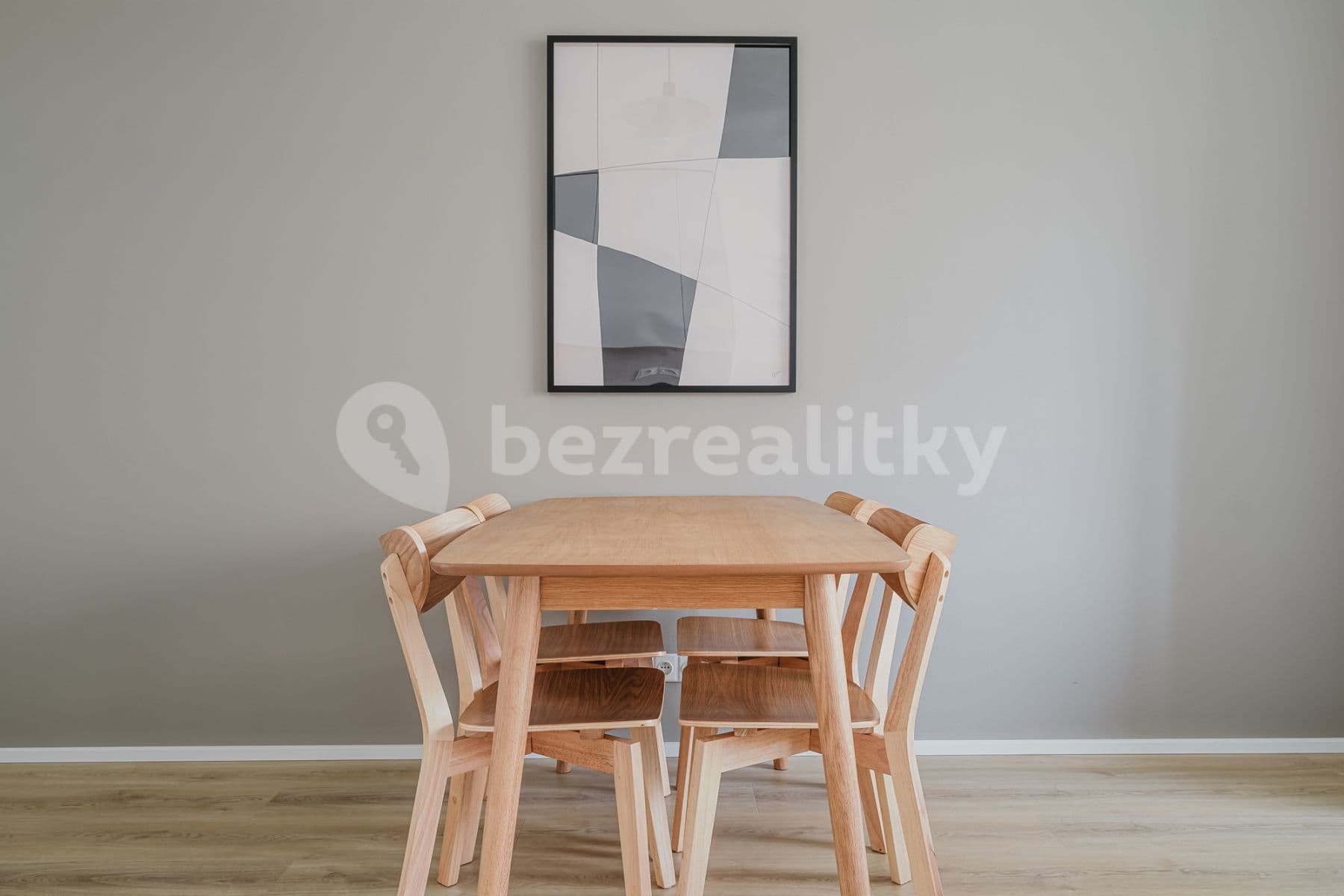 Pronájem bytu  54 m², Vrbenského, Praha, Praha