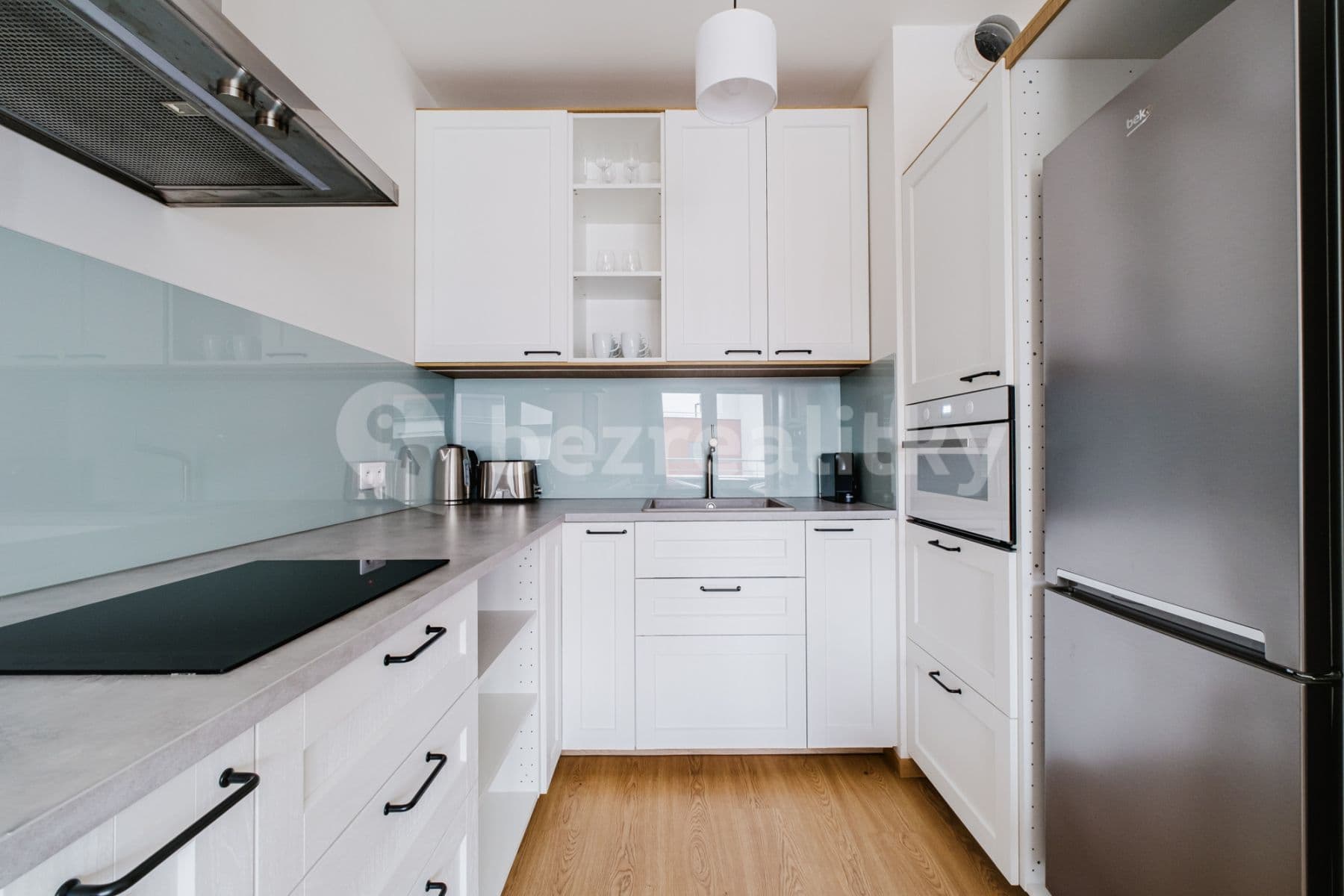 Pronájem bytu  44 m², Drahňovická, Praha, Praha