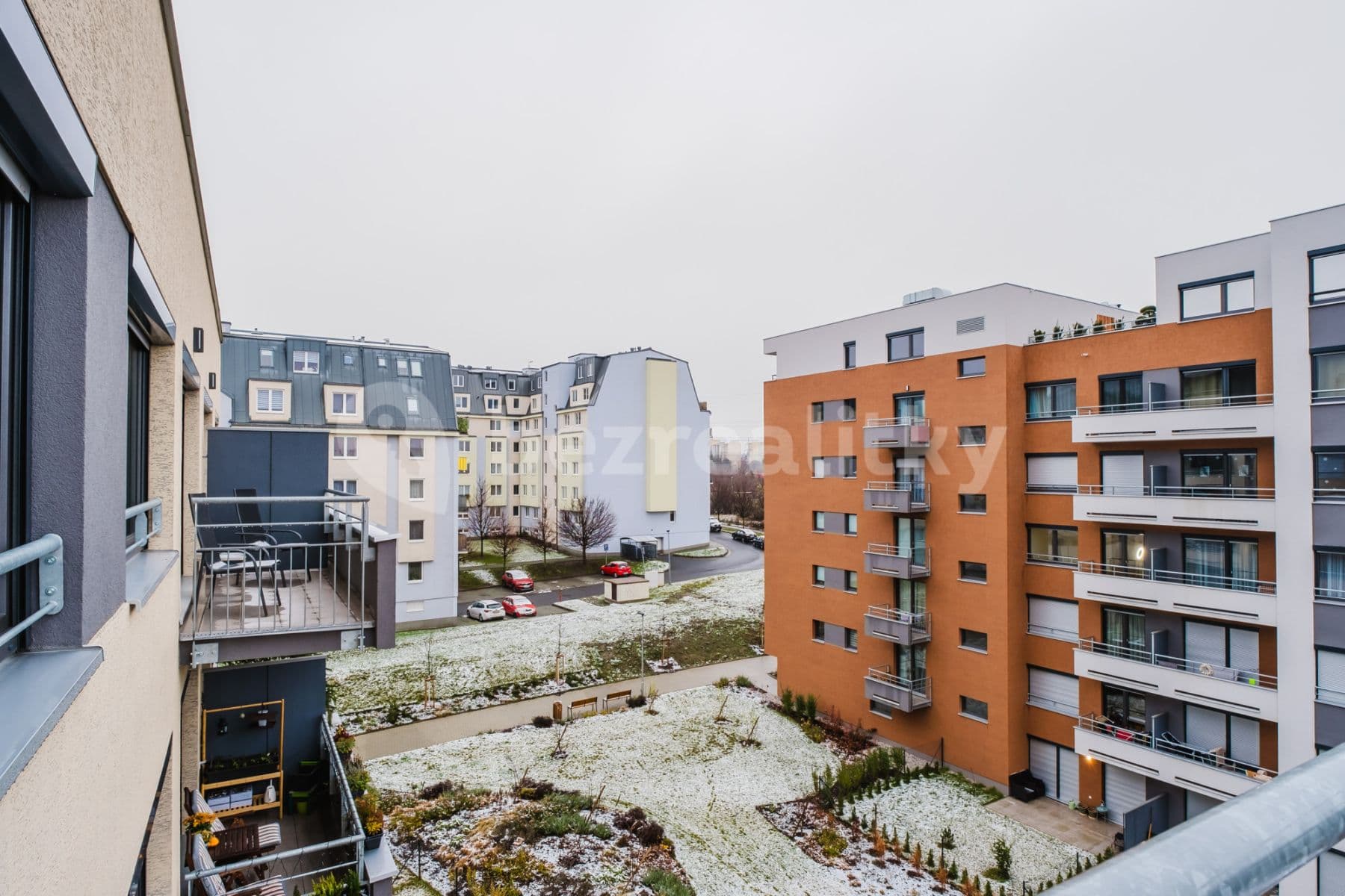 Pronájem bytu  44 m², Drahňovická, Praha, Praha