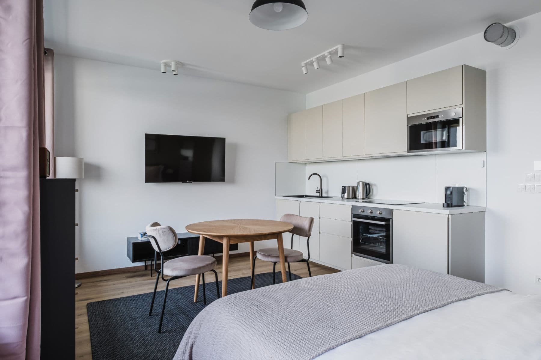 Pronájem bytu  32 m², Olgy Havlové, Praha, Praha