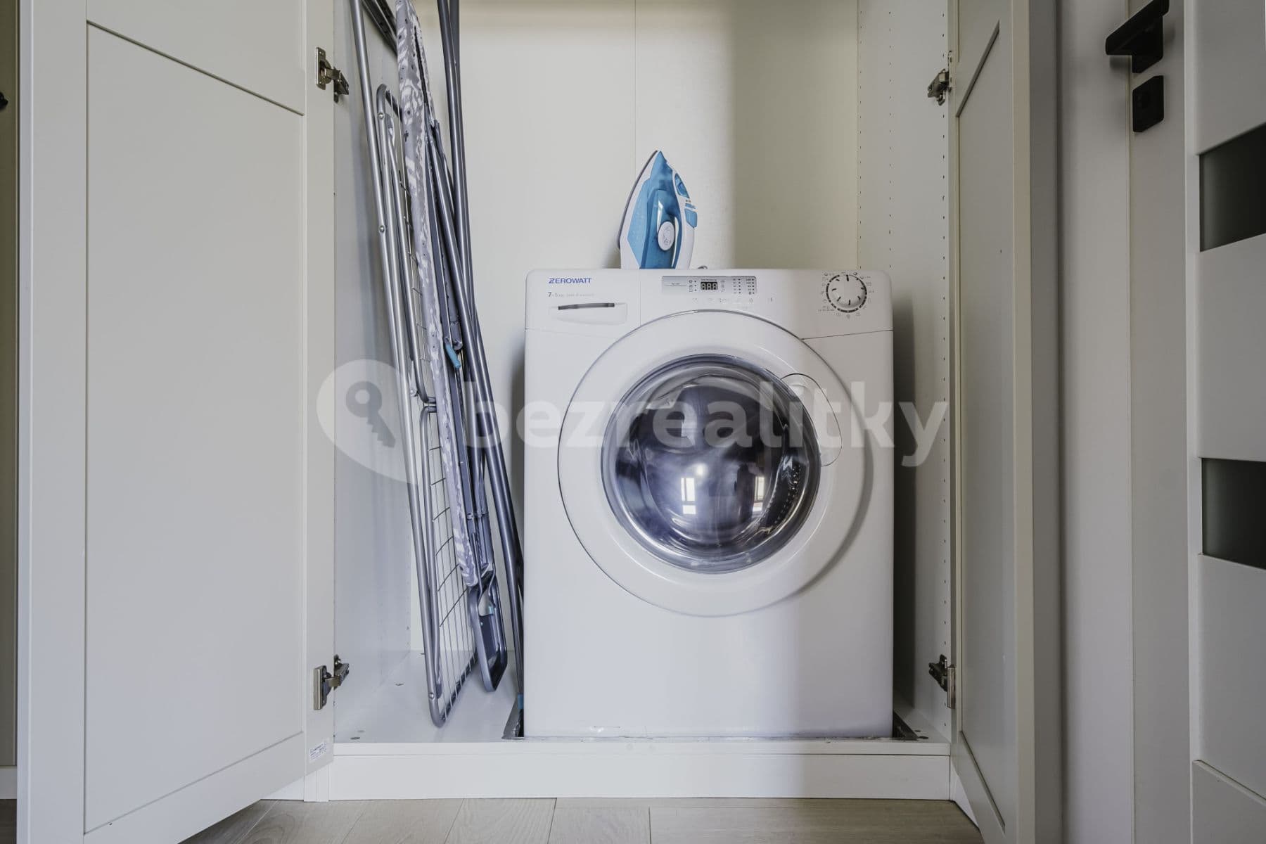 Pronájem bytu  36 m², Bořivojova, Praha, Praha