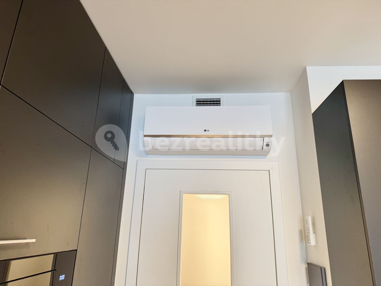 Pronájem bytu  36 m², Tetauerova, Praha, Praha