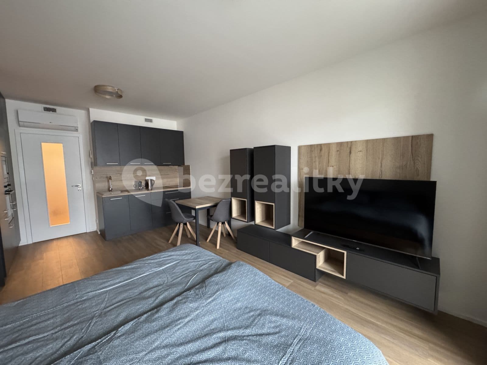 Pronájem bytu  36 m², Tetauerova, Praha, Praha