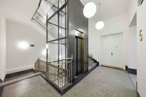 Pronájem bytu  40 m², Dlážděná, Praha, Praha