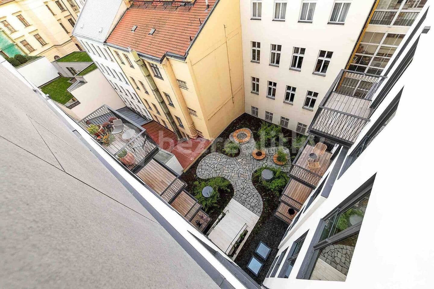 Pronájem bytu  40 m², Dlážděná, Praha, Praha