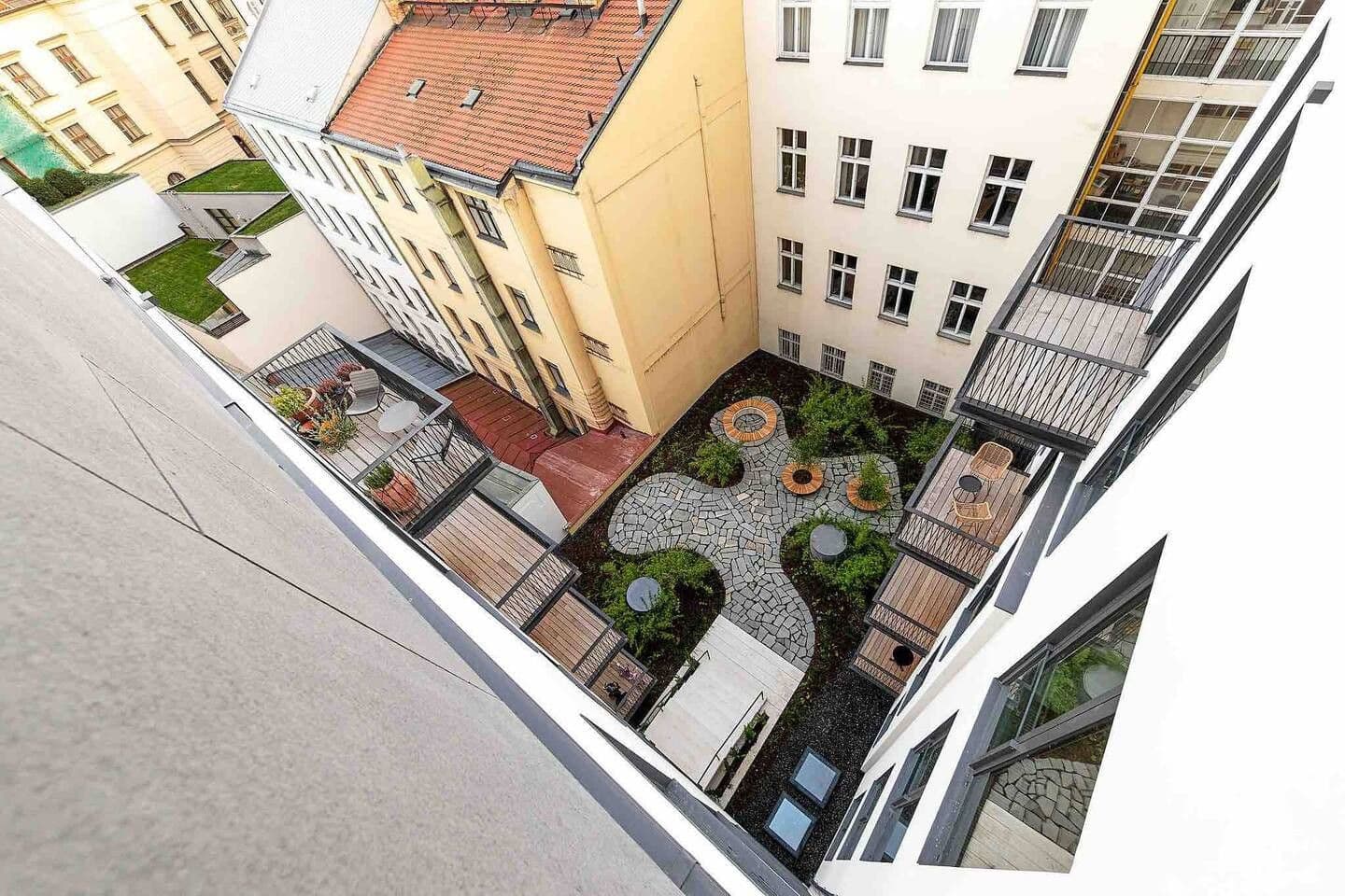 Pronájem bytu  40 m², Dlážděná, Praha, Praha
