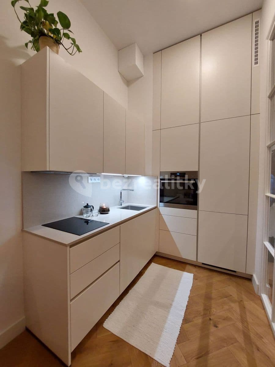 Pronájem bytu  40 m², Dlážděná, Praha, Praha